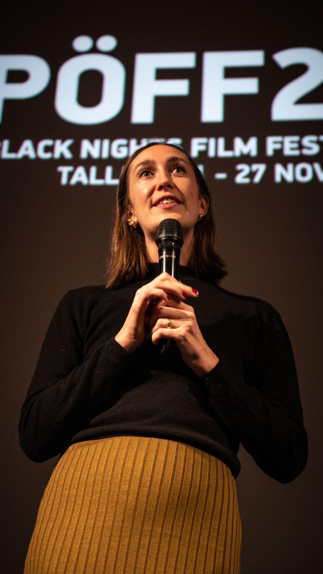 Sophie Jarvis à PÖFF26 présentant son nouveau film "Until Branches Bend"